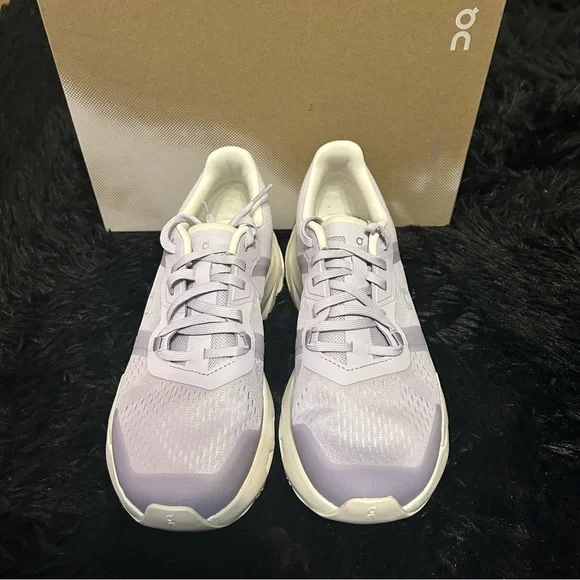 ON CLOUDPULSE purple athletic training running lace up shoes sneakers sz 8 new